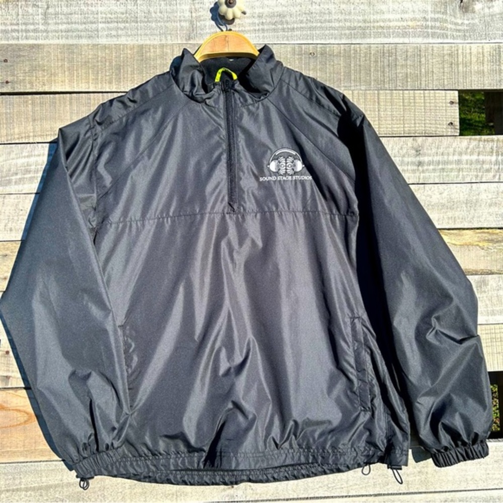 Men’s embroidered Sound Stage Studios windbreaker jacket Size M